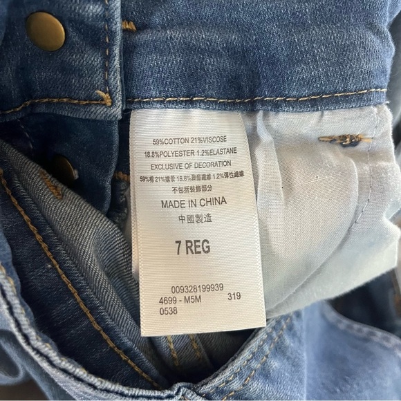 Levi’s Denim Bib Overalls Girl’s Size 7 Regular Medium Wash Straight Leg - Picture 8 of 9